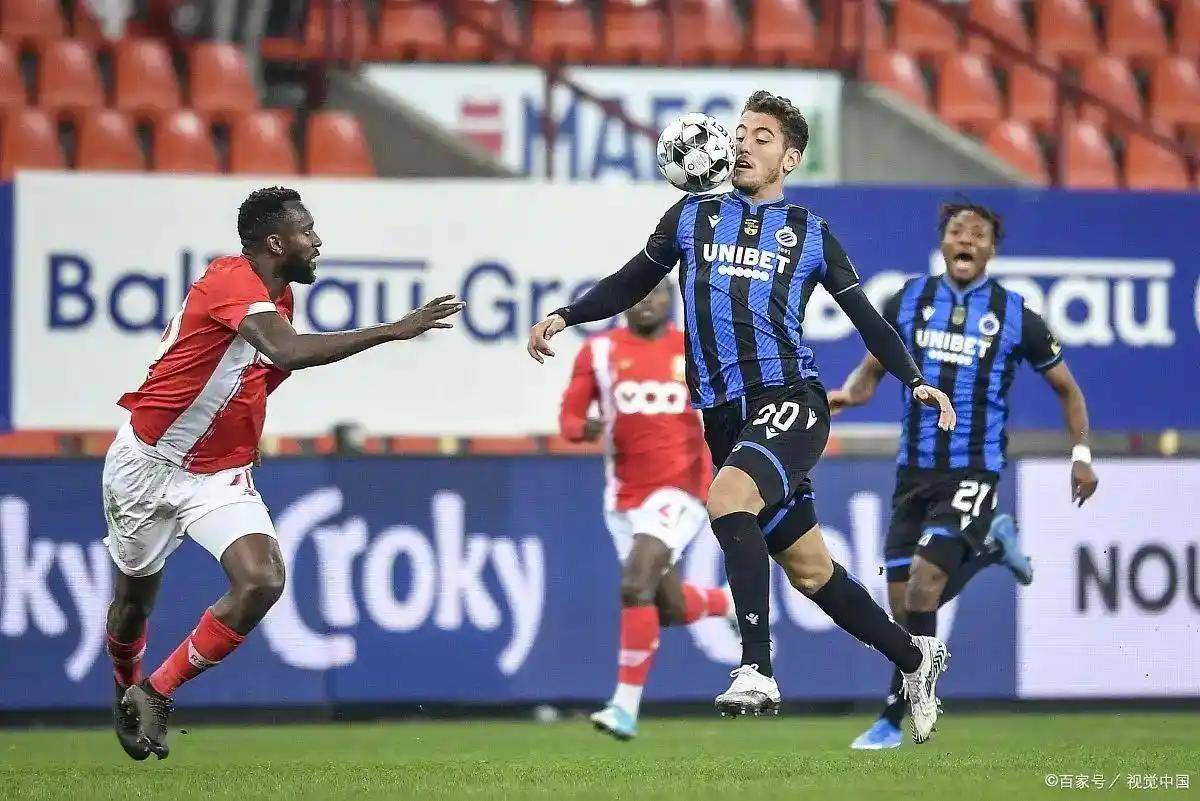 关于英超赛程吃紧，比利亚雷亚尔今晚主帅复盘，话题不断，轮换策略成焦点的信息