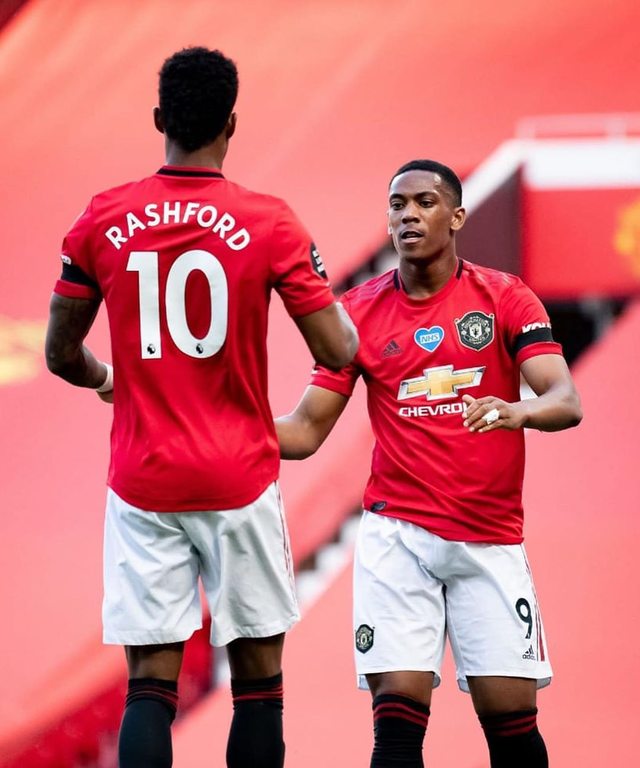 今日2014世界杯梅西凝望大力神杯视频 今日2014世界杯梅西凝望大力神杯视频