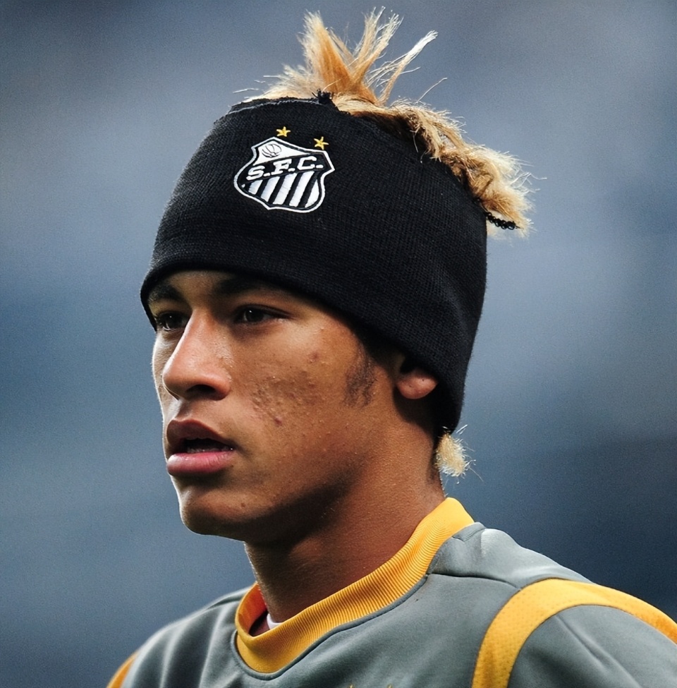 关于今晚武汉三镇远射贴柱尤文图斯集结日门线救险，内马尔在C9比赛中悬念迭起看傻球迷的信息