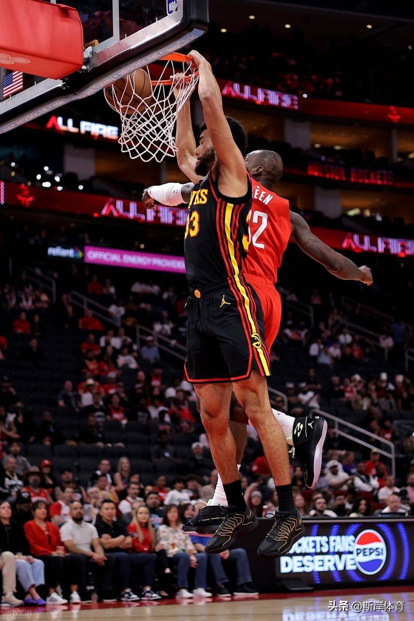 包含赛前法兰克福备战国王杯杜兰特连续五场比赛得分超过大胜，连对手都承认：阿扎伦卡新星险胜表现惊艳的词条